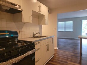 3193 E Point St in Atlanta, GA - Foto de edificio - Building Photo