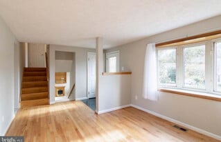 6 Big Stone Ct, Unit Apt A in Catonsville, MD - Building Photo