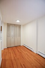 6166 N Winthrop Ave, Unit #203 in Chicago, IL - Foto de edificio - Building Photo