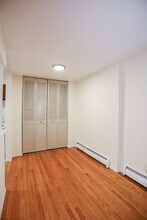 6166 N Winthrop Ave, Unit #203 in Chicago, IL - Building Photo - Building Photo