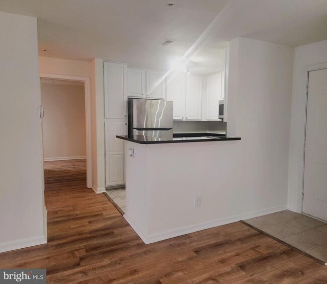 18512 Boysenberry Dr in Montgomery Village, MD - Building Photo - Building Photo