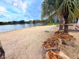 9357 Fontainebleau Blvd, Unit D414 in Miami, FL - Building Photo