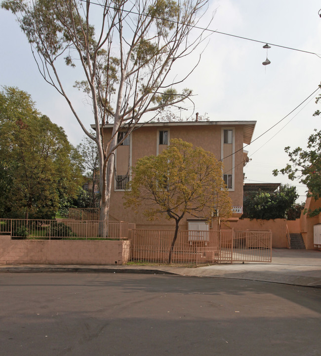 532 San Benito Street Apartments in Los Angeles, CA - Building Photo - Building Photo