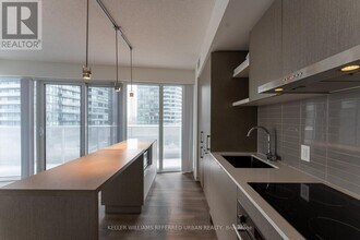 100-1100 Harbour St in Toronto, ON - Building Photo - Building Photo