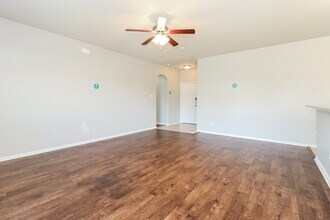 3112 Royal Crest Dr in Fort Worth, TX - Building Photo - Building Photo