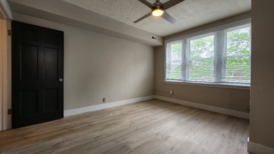 7512 Cromwell Dr in Clayton, MO - Building Photo - Building Photo