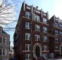 179 W 48th St in Bayonne, NJ - Building Photo