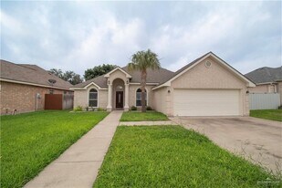 18 Robin Ave in McAllen, TX - Building Photo