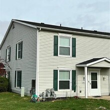140 Ivy Hill Ln in Medina, OH - Building Photo - Building Photo