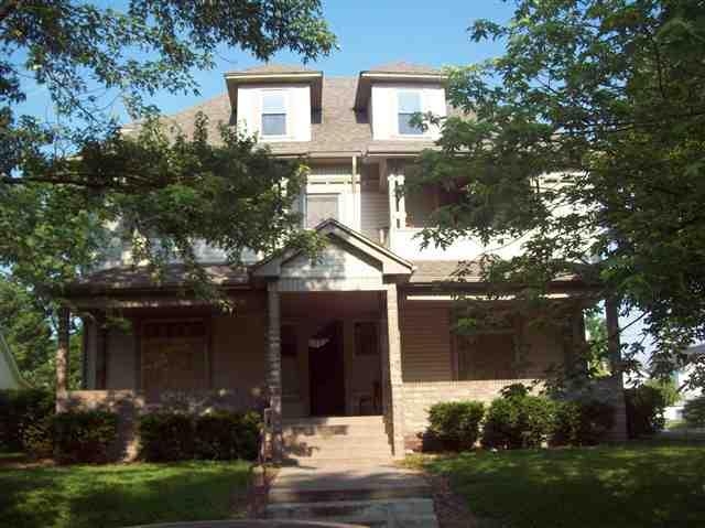 402 S Main St in Frankfort, IN - Foto de edificio