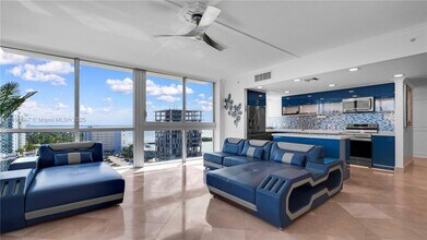 7929 West Dr, Unit 1401 in North Bay Village, FL - Foto de edificio - Building Photo