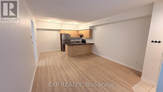 1837 Eglinton Ave E in Toronto, ON - Building Photo - Building Photo