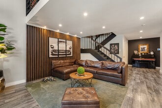 18175 Andrea Cir N, Unit Unit 3 in Northridge, CA - Building Photo - Building Photo