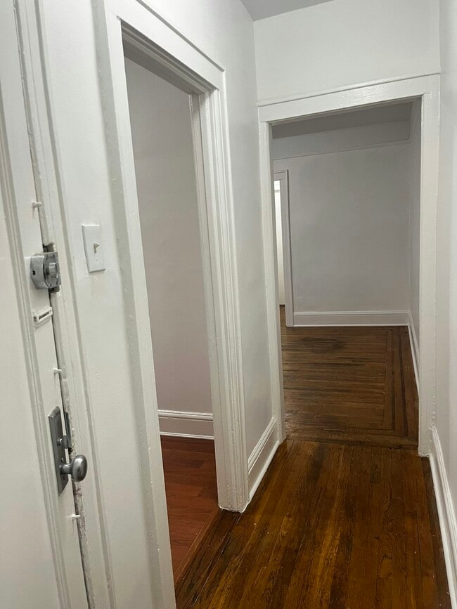 43-36 42nd St in Queens, NY - Building Photo - Building Photo