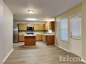 15819 Hastings Park in Selma, TX - Foto de edificio - Building Photo