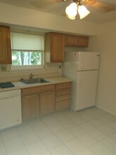325 Olive Ave, Unit First in Horsham, PA - Building Photo - Building Photo