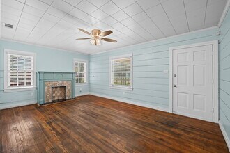 2213 27th St-Unit -Front in Lubbock, TX - Building Photo - Building Photo