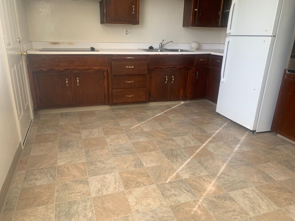 2832 Sweet Way in Sacramento, CA - Building Photo