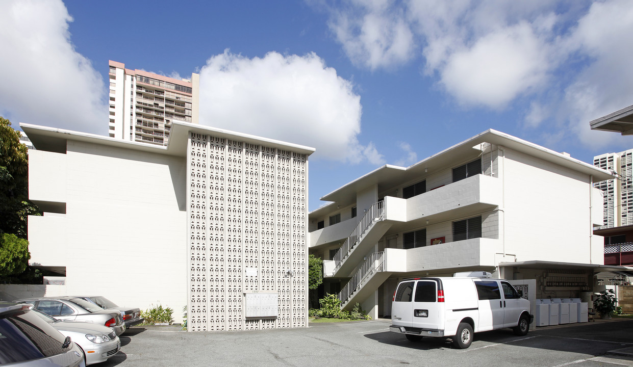 1552 Kewalo St in Honolulu, HI - Building Photo