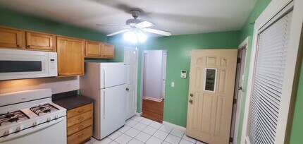 1643 W Sherwin Ave in Chicago, IL - Building Photo - Building Photo