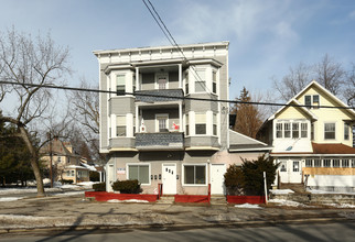 2435 Guilderland Ave in Schenectady, NY - Building Photo - Building Photo