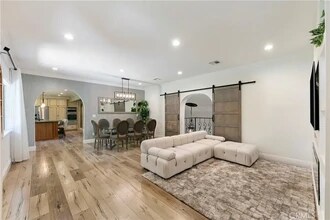 11265 Sunshine Ter in Studio City, CA - Building Photo - Building Photo