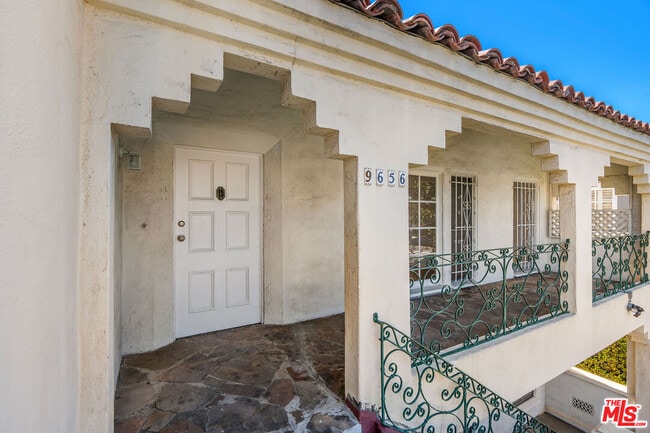 9654 W Olympic Blvd in Beverly Hills, CA - Building Photo - Building Photo