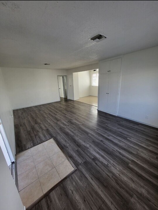 704 S Fir Ave in Inglewood, CA - Building Photo