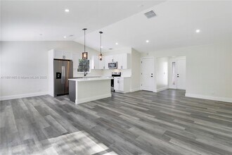 143 Greentree Cir in Jupiter, FL - Building Photo - Building Photo