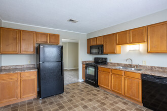 Abbey Court Apartments in Evansville, IN - Building Photo - Interior Photo