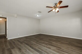 454 Summer Sails Dr in Valrico, FL - Building Photo - Building Photo