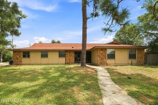 1835 Townsend Blvd in Jacksonville, FL - Building Photo