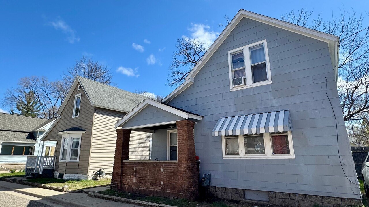 44 Vandine Pl NE in Grand Rapids, MI - Building Photo