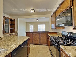 5715 Norwich Ave in Los Angeles, CA - Building Photo - Building Photo