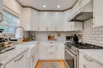 9741 Densmore Ave N in Seattle, WA - Building Photo - Building Photo