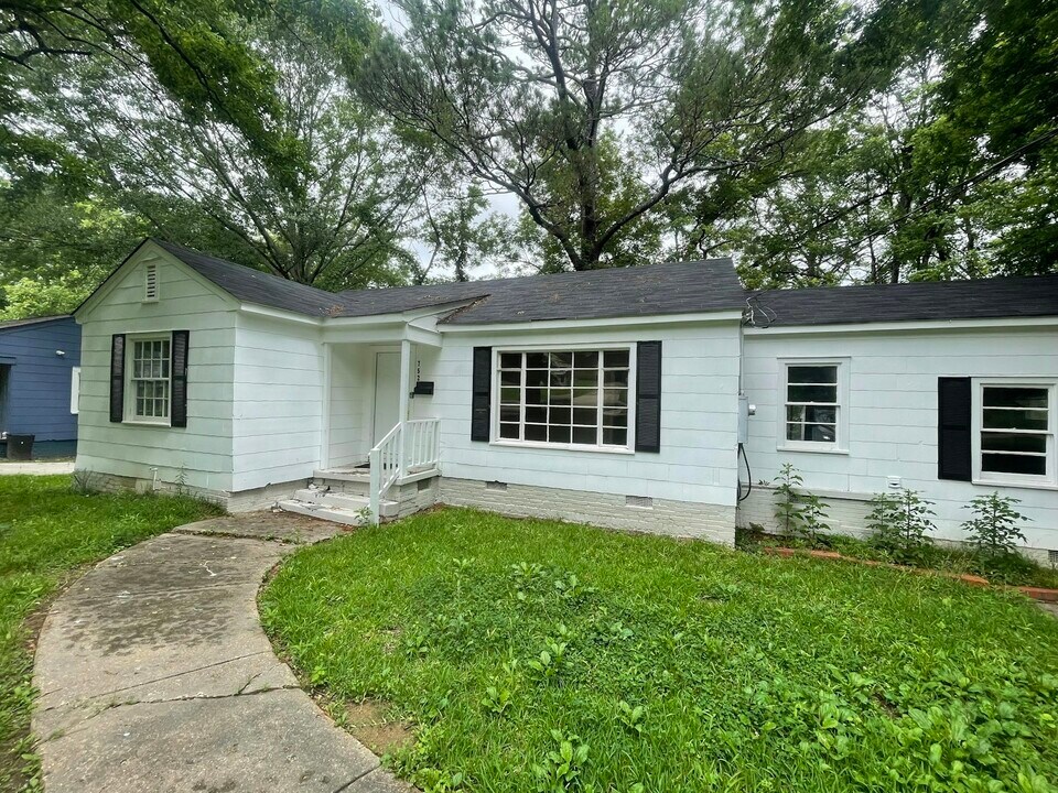 752 Launcelot Rd in Jackson, MS - Building Photo