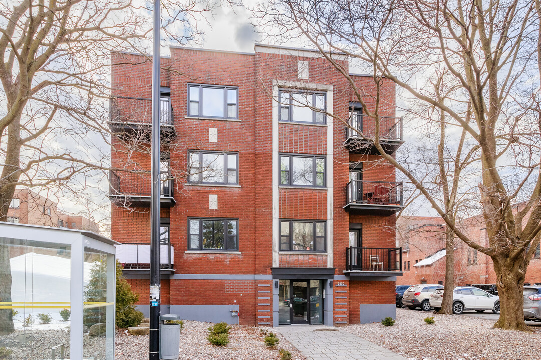 3850 De La Côte-Sainte-Catherine Ch in Montréal, QC - Building Photo