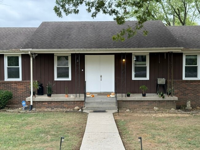 214 Rosehill Dr, Unit B in Goodlettsville, TN - Building Photo - Building Photo