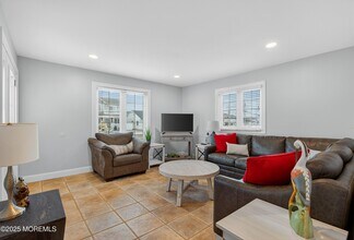 B19 Haddonfield Ave in Lavallette, NJ - Building Photo - Building Photo