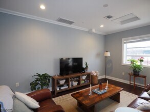 36 Main St in Madison, NJ - Building Photo - Building Photo