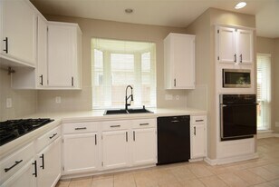 5327 Willow Knoll Ct in Houston, TX - Building Photo