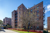 Mitchell Gardens Co-Op #3 in Flushing, NY - Building Photo - Primary Photo