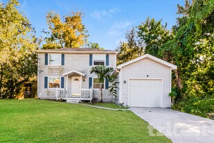 2852 Nassau St in Sarasota, FL - Building Photo