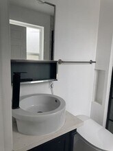 301 W 1st St in San Dimas, CA - Foto de edificio - Building Photo