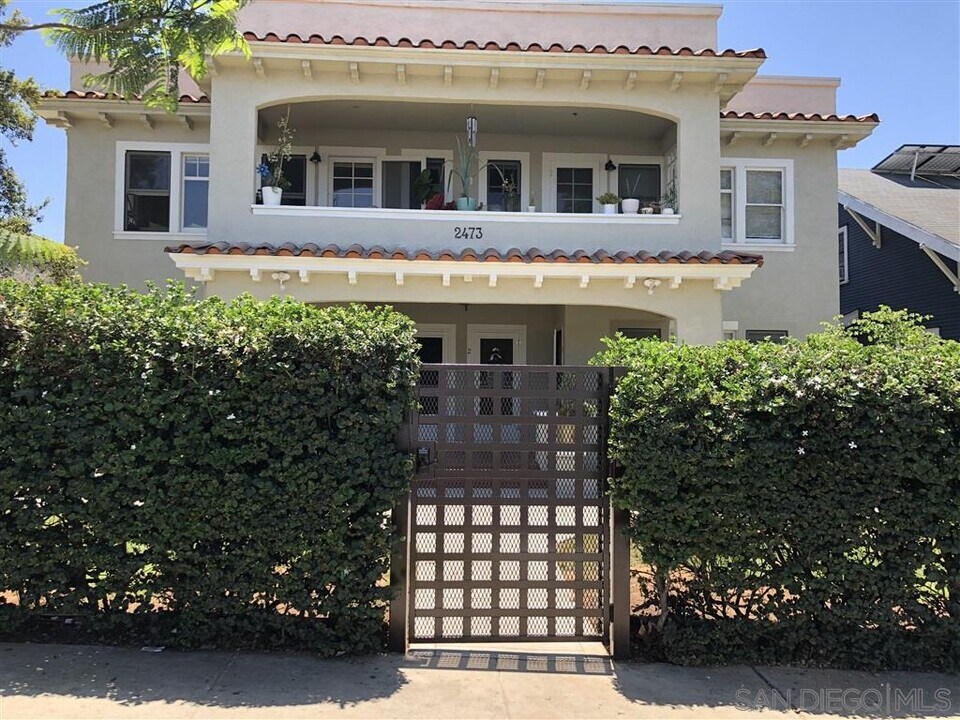 2473 Market St in San Diego, CA - Building Photo