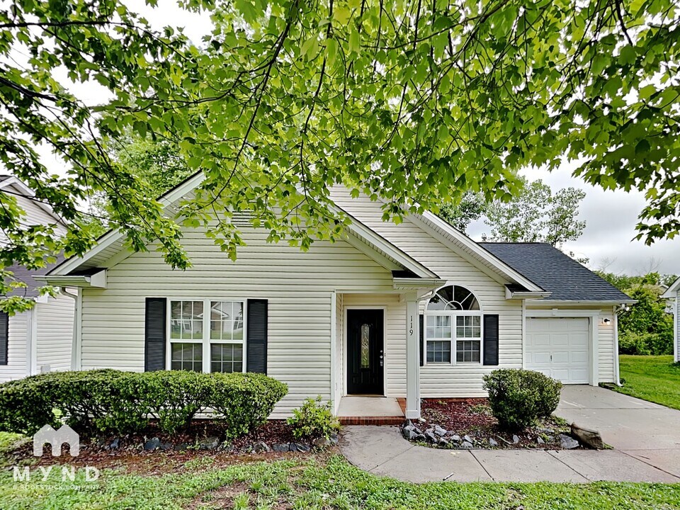 119 Margaret Turner Rd in Charlotte, NC - Building Photo