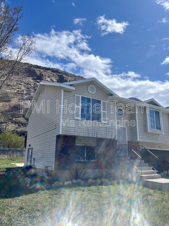 1222 Willard Peak Dr in Ogden, UT - Building Photo - Building Photo
