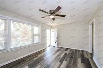 1905 Mitchell Terrace in St. Louis, MO - Building Photo - Building Photo