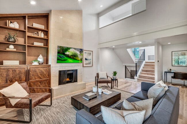 1821 Westlake Dr in Austin, TX - Building Photo - Building Photo