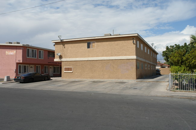 1600 Putnam Ave in North Las Vegas, NV - Building Photo - Building Photo